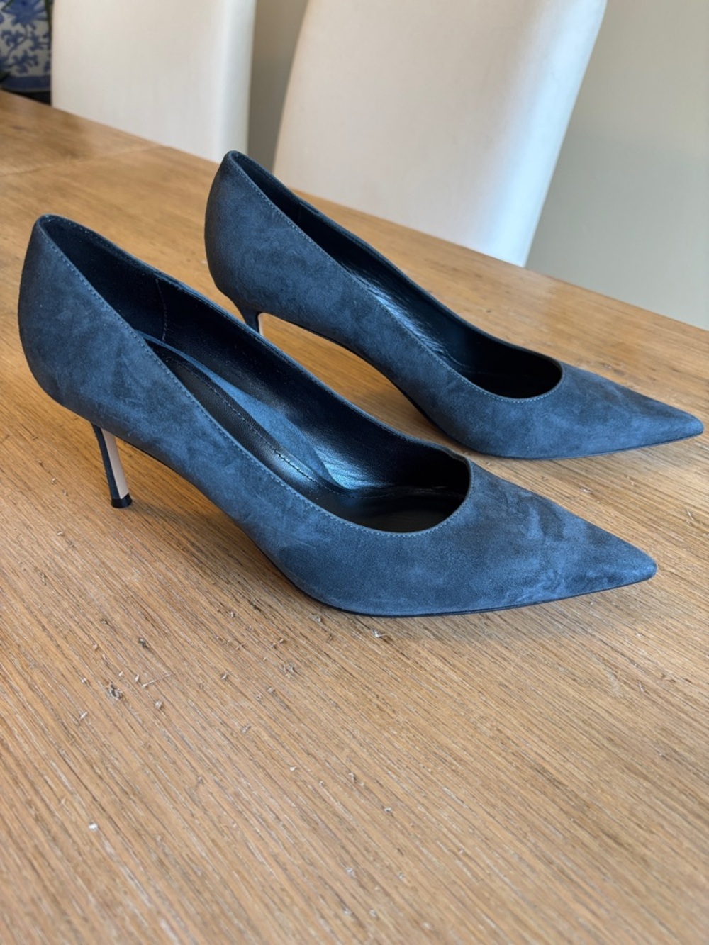 Pointed Toe Suede Pumps in Charcoal Gray